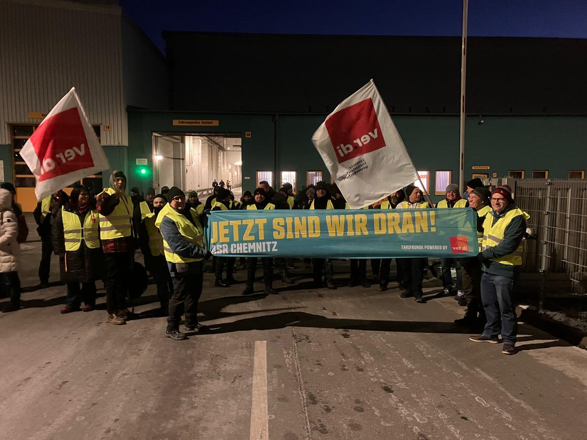 Ralf Hron (@hronralf) on Twitter photo #Warnstreik #verdi bei ASR #Chemnitz heute und Morgen. Beschäftigte fordern entschlossen ein verhandlungsfähiges Angebot ein. DGB in der Region #Südwestsachsen erklärt sich solidarisch. #zusammengehtmehr #TVöD <a href="/verdi_OeD_SAT/">ver.di Öffentlicher Dienst SAT</a> <a href="/dgb_sachsen/">DGBSachsen</a> #Warnstreik #verdi bei ASR #Chemnitz heute und Morgen. Beschäftigte fordern entschlossen ein verhandlungsfähiges Angebot ein. DGB in der Region #Südwestsachsen erklärt sich solidarisch. #zusammengehtmehr #TVöD <a href="/verdi_OeD_SAT/">ver.di Öffentlicher Dienst SAT</a> <a href="/dgb_sachsen/">DGBSachsen</a>
