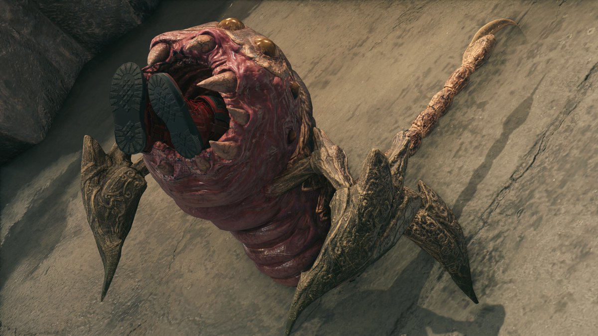 リョナラー大好きの丸呑みシーン…
頭から少しずつ飲み込んでいく…
虚しくもがく姿が哀れ。

1ポストで4枚じゃざっくりとしか表現できない！