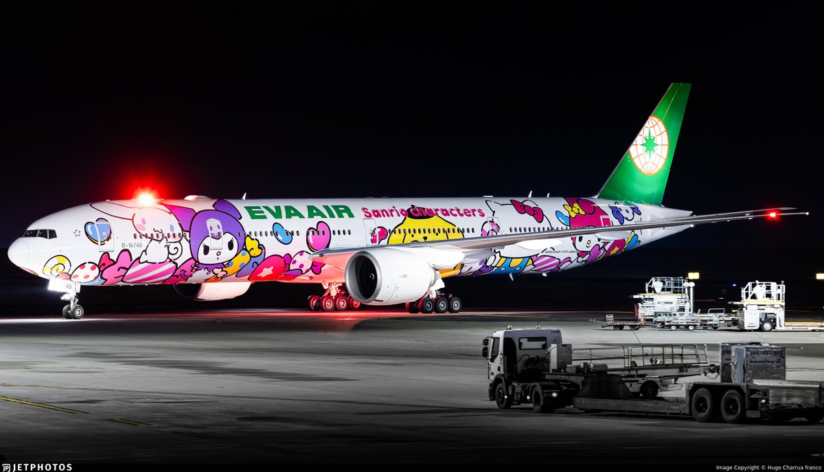 JetPhotos's tweet image. EVA Air’s Sanrio characters 777 in Paris. jetphotos.com/photo/11620938 © Hugo Charrua franco