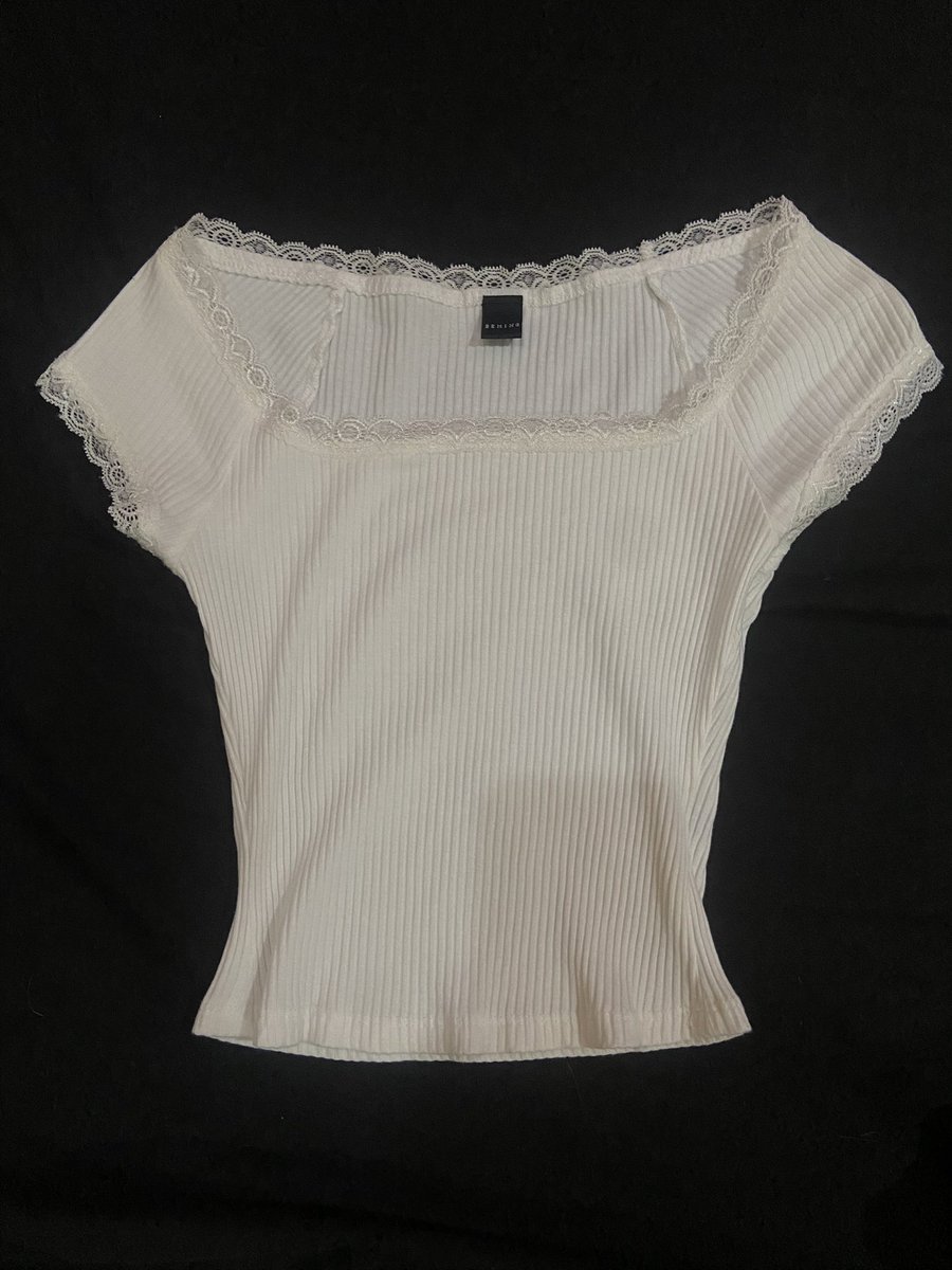 yynnth's tweet photo. Beming
📌120 บาท รวมส่ง

#เสื้อผ้ามือสองสภาพดี #ส่งต่อเสื้อมือสอง #beming #ส่งต่อcintage #ส่งต่อstylist #vghbkkมือสอง https://t.co/QdJF7blASi