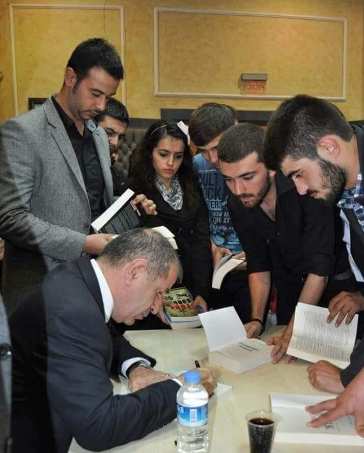 Fırat Yılmaz Çakıroğlu'nu şehadetinin sene-i devriyesinde rahmet ve dualarla anıyorum.
Aziz ruhun şad olsun #FıratYılmazÇakıroğlu