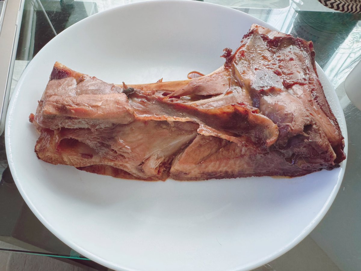 daia_nero's tweet photo. 今日の昼飲みのおつまみは、鮪のカマを煮付けたょ🐟今ソロのRPGで何か面白いものを探してるんだけど、何かないかな😌？とりあえず崩壊スターレイルをダウンロードしてみてるけど、これってMMOなのかな💦？

#おつまみ
#昼飲み
#RPG 
#オープンワールド https://t.co/0vOPeiAlte