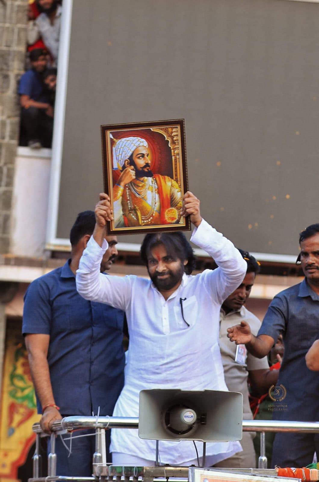 GkNlqzFbUAEoVTu?format=jpg&name=large