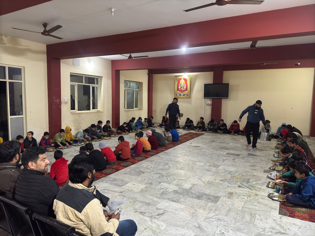 partapsinghIND's tweet image. टीम शूरवीर हर पल समाज के लिए प्रतिबद्ध है! @AbhijeetSamotra @dograjournalist @Jammu @RSSorg