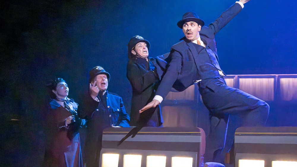 Review: We sent Andy to see The 39 Steps at Salisbury Playhouse. 

He LOVED it. He thought it was funny and clever and the cast put on a great performance. If you get the chance - you MUST go and see it! 

Read more... 

salisburyradio.co.uk/news/local-new…