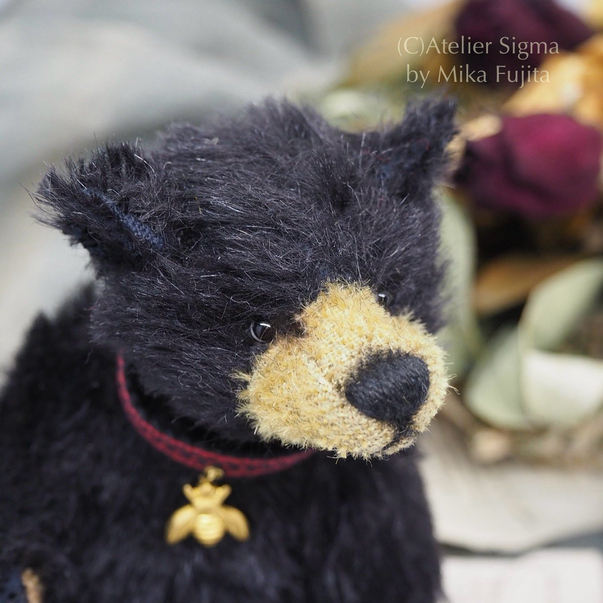 sigma_mikarin's tweet photo. “Brau“
15cm
Mohair, Glass Eyes,
5 joints
See you at the Hugglets Winter BearFest 2025 in London!
23 February 2025
Hugglets Winter BearFest 2025
at Kensington Town Hall, London
stand No.127
https://t.co/X7mm9TPmDx
#Hugglets
#WinterBearFest
#ateliersigma
#teddybear https://t.co/68t9ZrNnnC