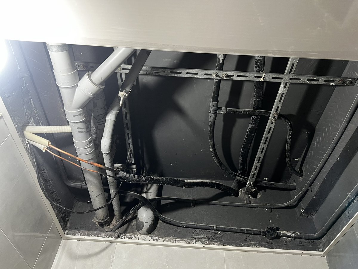 ShailjaDaga's tweet photo. @HaierAppliances @HaierGulf @Haiernet @HaierJapan I have been harassed immensely by installation department and @IndiaHaier + customer care are doing nothing to address my issue. My home is left on a mess and I’m getting threatening calls from the manager for lashing a complaint. https://t.co/p1Kopia3ss