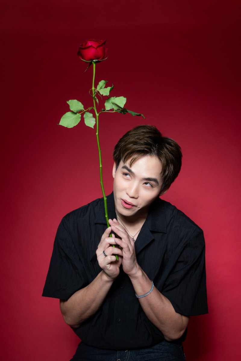 abhiramyananda's tweet photo. คนน่ารักคนนี้ เป็นของ #JUFJUF #จุ๊ฟจุ๊ฟ นะครับ 🩷
Whether Fluke Pongsapat's playful, charming, or just being his adorable self, he’s got that irresistible energy that makes every moment fun and heart-melting! 💖✨ 
#FlukeFunTalk
#flukepongsapat #ฟลุ๊คจ์พงศภัทร์ @fluke_pongsapat https://t.co/MbnpbiiTKZ