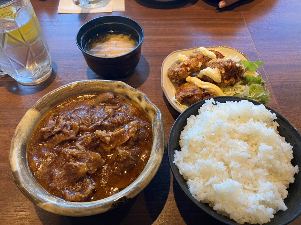 本日13時間睡眠

満腹パラダイス到着