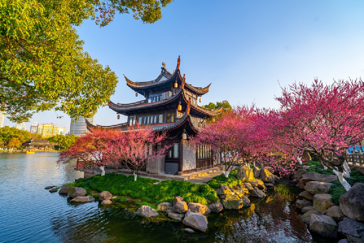 这抹亮丽的红色独属于春天！