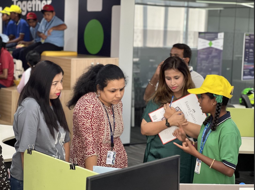 Brillio_CSR's tweet image. 100+ students from 25 Govt. Schools raced their self-built robotic cars at @BrillioGlobal #MasterMaker 2025! Part of our Digital-Based Learning program with SRF Foundation, the event featured science expos, quizzes &amp;amp; hands-on activities.#RoboticsChallenge #BringingSmiles