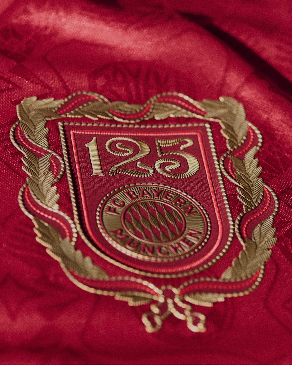 😮‍💨🔥 Pfff, que PRECIOSIDAD de camiseta que sacó el Bayern de Munich

🔝 Tiene estampados TODOS LOS ESCUDOS DE SU HISTORIA. Detallazo.