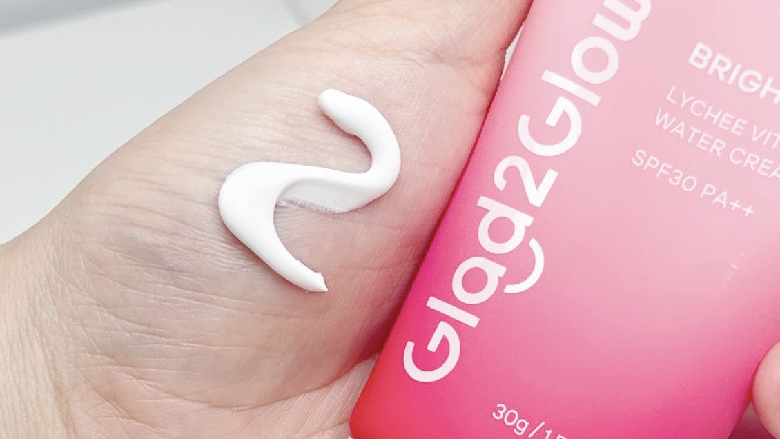 ผิวไบร์ทขึ้นทันตา! Glad2Glow Bright Up Water Cream SPF30 PA++ Sunscreen เป็นครีมกันแดดด้วย เป็นโทนอัพด้วย เนื้อครีมเกลี่ยง่าย ไม่เป็นคราบ ทาแล้วใช้รองพื้นต่อได้ ไม่เป็นขุย จริงๆ วันสบายๆ ไม่ต้องใช้รองพื้นก็รอด สวยย #ใช้จริงรีวิวจริง https://t.co/etN6XhxozR