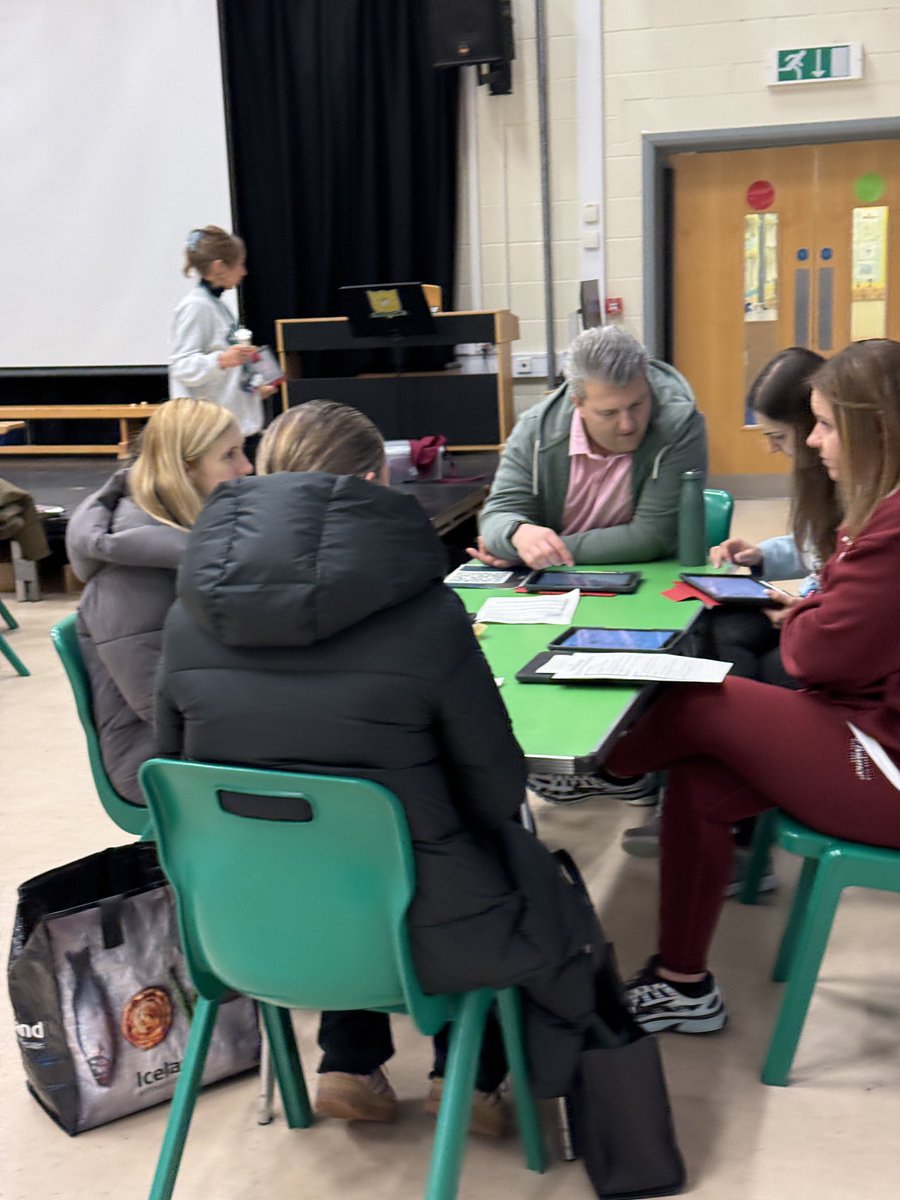 RossElaineross's tweet image. Staff from @OLPPrimary and @StRoseOfLimaPS worked collegiate yesterday on a #Moderation exercise looking at improving the quality of #LearningAndTeaching in #RERC. @EdISGlasgow @rercag @ArchdiocGlasgow