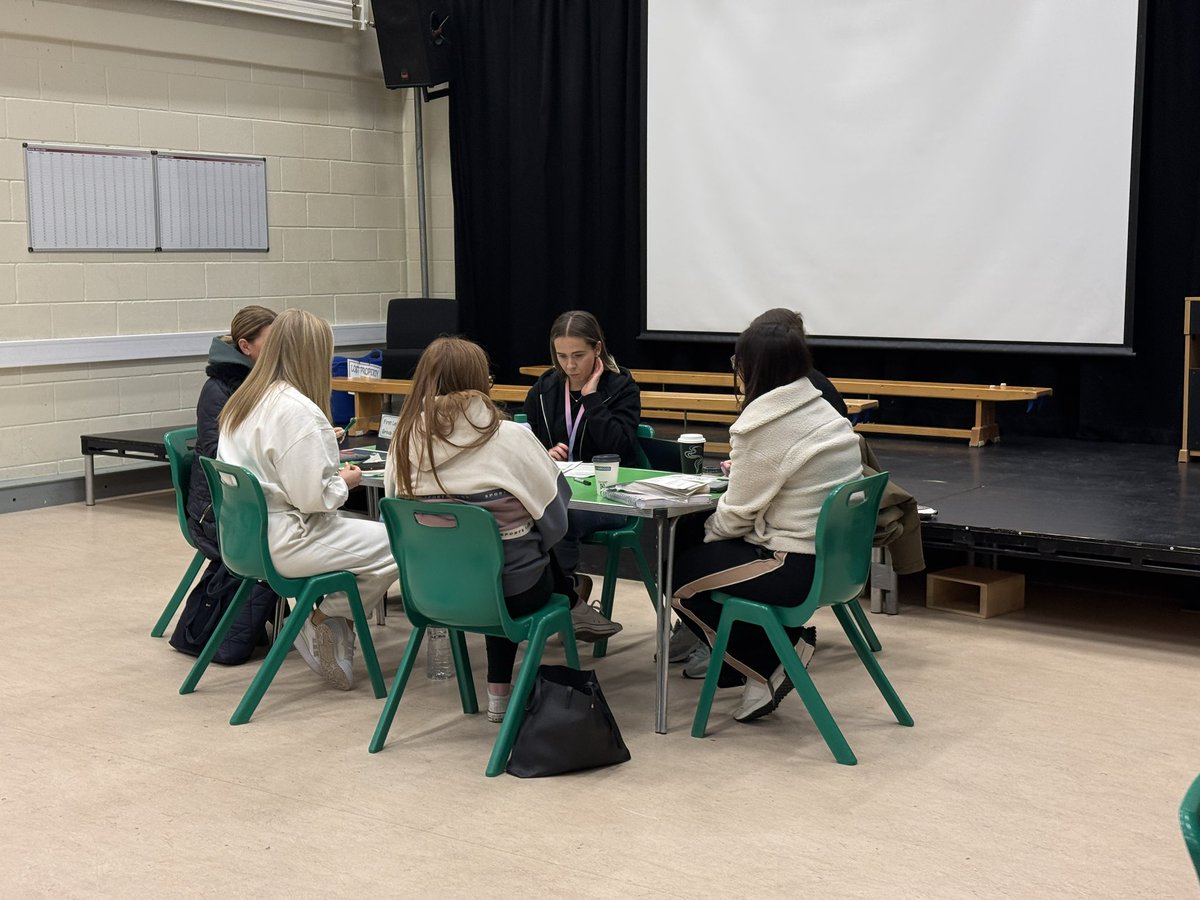RossElaineross's tweet image. Staff from @OLPPrimary and @StRoseOfLimaPS worked collegiate yesterday on a #Moderation exercise looking at improving the quality of #LearningAndTeaching in #RERC. @EdISGlasgow @rercag @ArchdiocGlasgow
