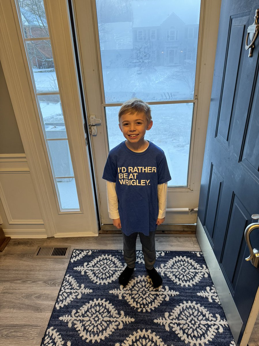 MichaelWHanley's tweet photo. @obvious_shirts When it’s 4 degrees in Ohio…
@BleacherNation @Michael_Cerami https://t.co/JWRnrzmbD7