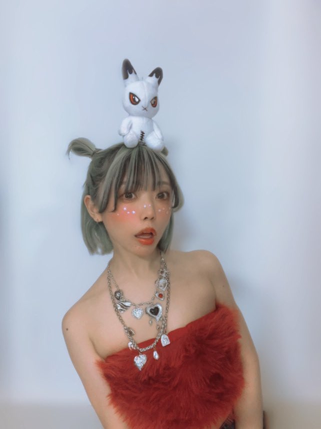 MADFOOLMIND_MAD's tweet photo. 【初！プレゼント企画🐰】
他人の眼なんて気にせずに自分自身の夢に狂って生きよ！
"臆病者"のウサギを題材にした
#MADFOOLMIND
このアカウントをフォロー＆このポストをRTでマスコットキャラ・マッフィーのぬいぐるみを3名様に！
★ 3月15日24時まで
★鍵垢も対象！是非ご参加ください。
#拡散希望 https://t.co/EbkqaWLp9u