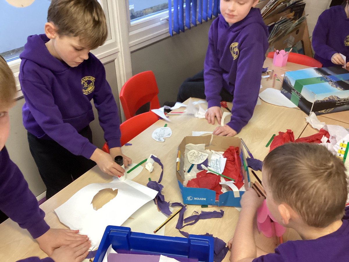 HeadcornPrimary's tweet image. 🕎✨ Year 2 have been learning all about Hanukkah! From the story of the oil that lasted 8 nights to lighting the menorah and spinning the dreidel, we&apos;re exploring this beautiful festival of light. 🔥🎶 #Year2Learning