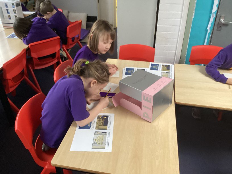 HeadcornPrimary's tweet image. 🕎✨ Year 2 have been learning all about Hanukkah! From the story of the oil that lasted 8 nights to lighting the menorah and spinning the dreidel, we&apos;re exploring this beautiful festival of light. 🔥🎶 #Year2Learning