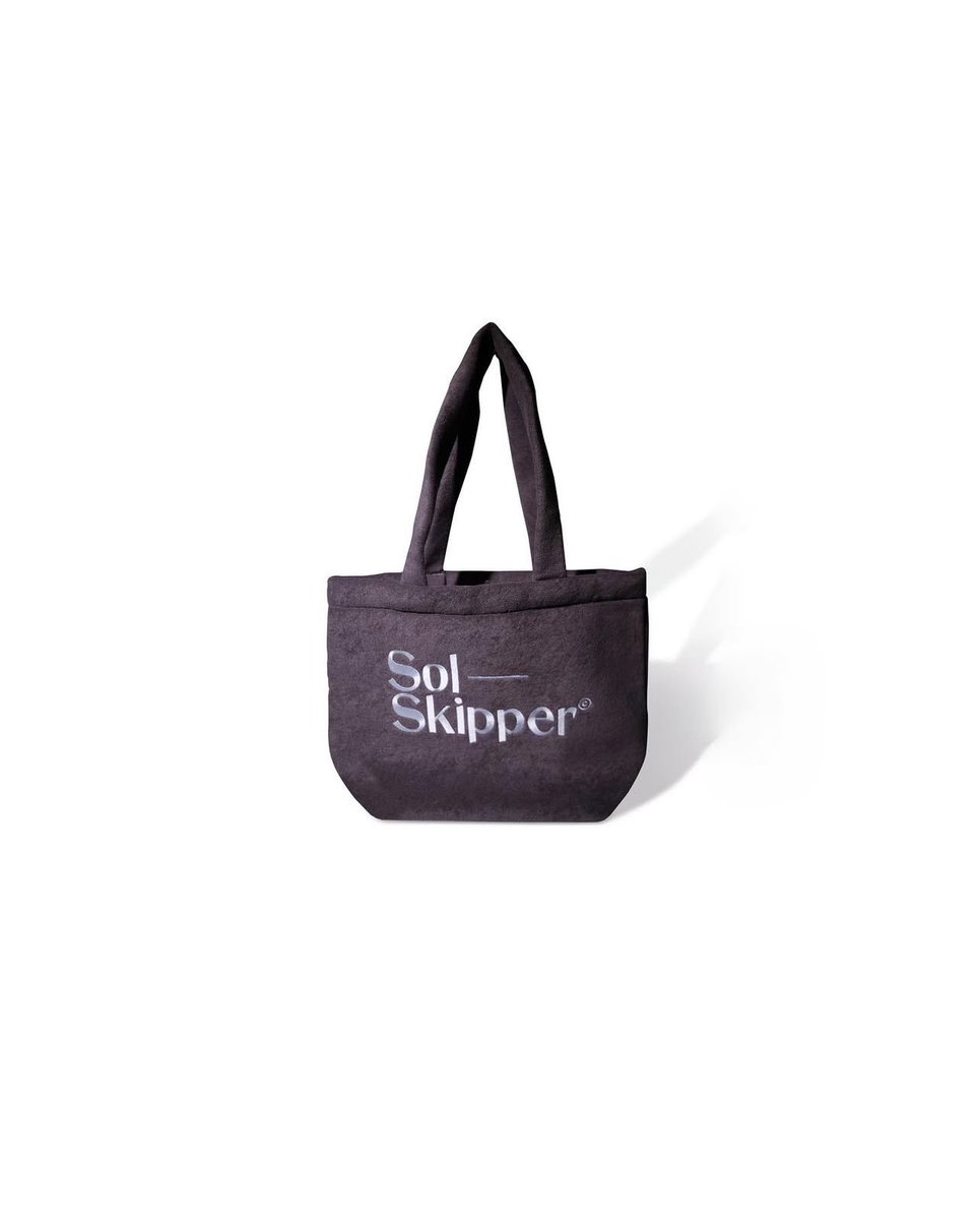 onlyformewmew_'s tweet image. #SolSkipper #FirstEdition Medium Fluffy Tote 

@MSuppasit #MewSuppasit #มิวศุภศิษฎ์