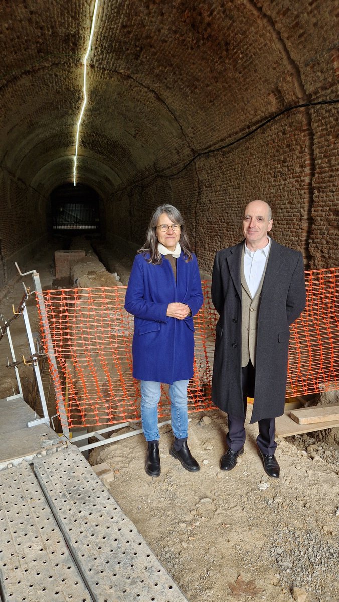 PatrimNacional's tweet photo. 📢¡Recuperamos una parte de la historia de Madrid!

El Túnel de Bonaparte del #CampoDelMoro volverá a abrirse al público 🤗

A finales de año podrás recorrer el primer tramo del paso subterráneo, que en un futuro conectará el Palacio Real con Madrid Río. 

https://t.co/Xsnw4eOO7h https://t.co/6kRxaLbhw0
