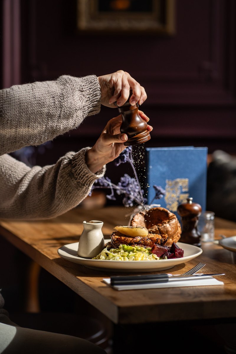 Food coma pending....

#sunday #sundayroast #balham #southlondon #youngspub