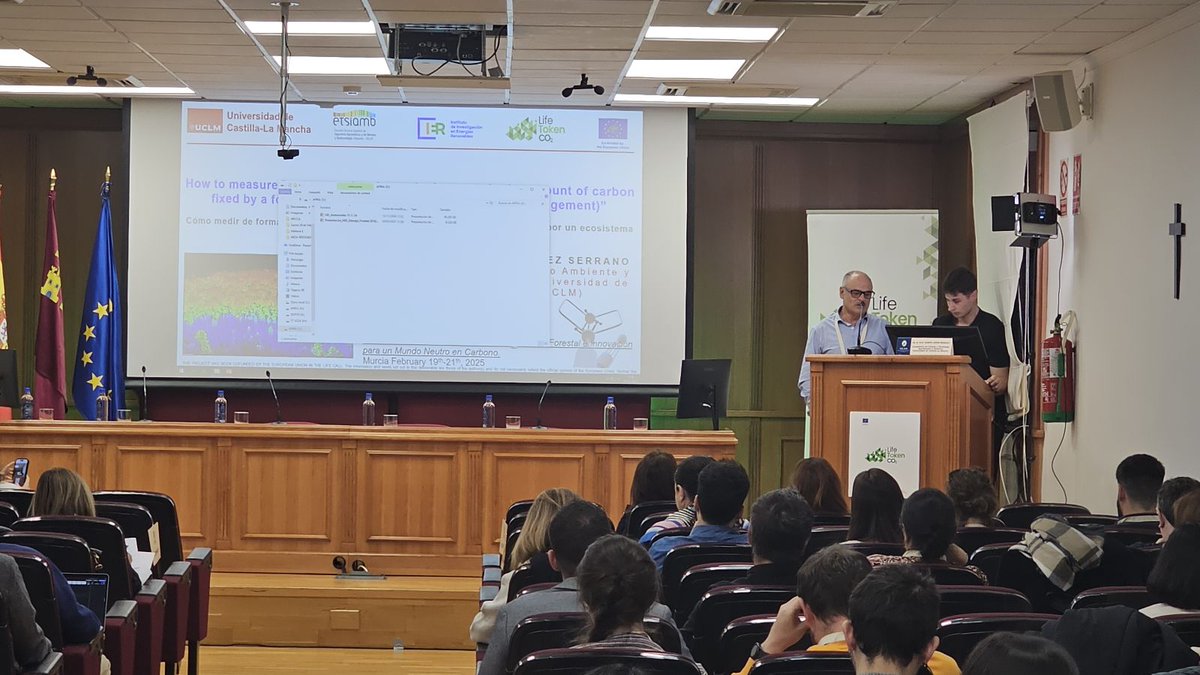 ¡No nos podíamos perder el #congreso <a href="/LifetokenCO2/">Life Token CO2</a>! 
Y allí están Esteban Jordán y Rocío Gracia de <a href="/IEntornoNatural/">I.Entorno Natural</a>
en presentación de #GO-SMARTFORESTRY
<a href="/Agrinnova1/">Agrinnova</a>
<a href="/ingdemontes/">Ingeniería de Montes</a>
<a href="/IngForestal50/">Ingeniería Forestal</a>