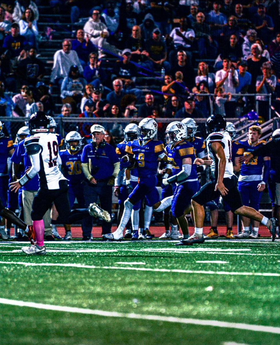 I’m a PLAYMAKER. My GPA holds at a 3.0. I have Been accepted into the schools I have applied to. I am Currently still looking for a home for next year. I just need an opportunity to play ball again you won’t regret it!!!
@UMBEARSFOOTBALL