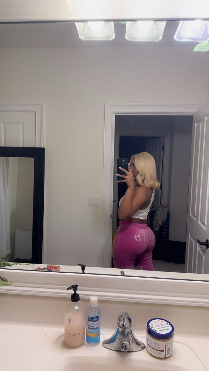 #blondie <a href="/juicycouture/">Juicy Couture</a>