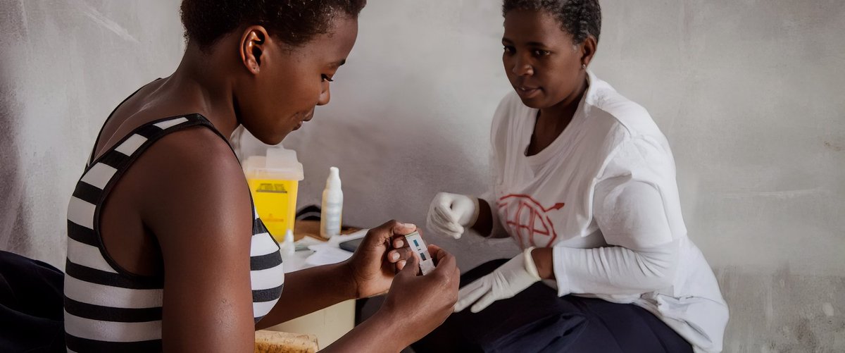 L'Afrique du Sud fait face à une crise sanitaire après la suspension de l'aide américaine au VIH. Des milliers de séropositifs, notamment dans le Kwazulu-Natal, risquent de perdre l'accès à leurs traitements. #SIDA #AfriqueDuSud
➡️ Lire l'article complet enqueteetechos.blogspot.com