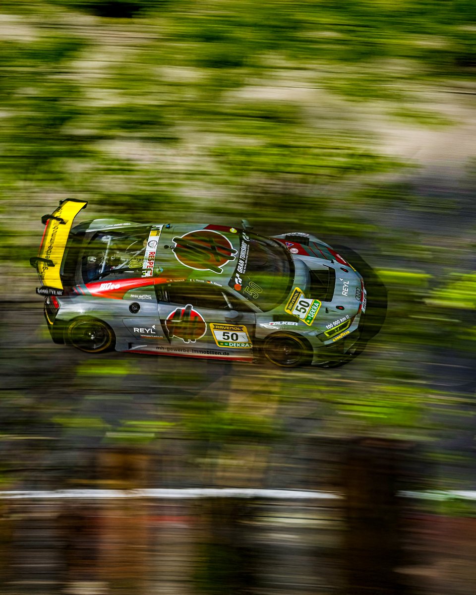 100,000km and counting⏱️
In 2025, équipe vitesse will once again drive the proven Audi R8 LMS GT3 for the entire season of the Nürburgring Langstrecken-Serie!
The mission of the two permanent drivers Arno Klasen and Michael Heimrich: to defend the title in the SP9 Pro-Am! 🏆