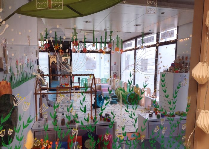 L’ancien bureau de poste de #Rennes Rapatel,accueille désormais une Maison d'Assistantes Maternelles. Créée par deux pro, elle offre un espace dédié à l’accueil des tout-petits🪁
Ce projet illustre l’engagement de <a href="/Poste_Immo/">La Poste Immobilier</a> en terme de responsabilité sociale et environnementale