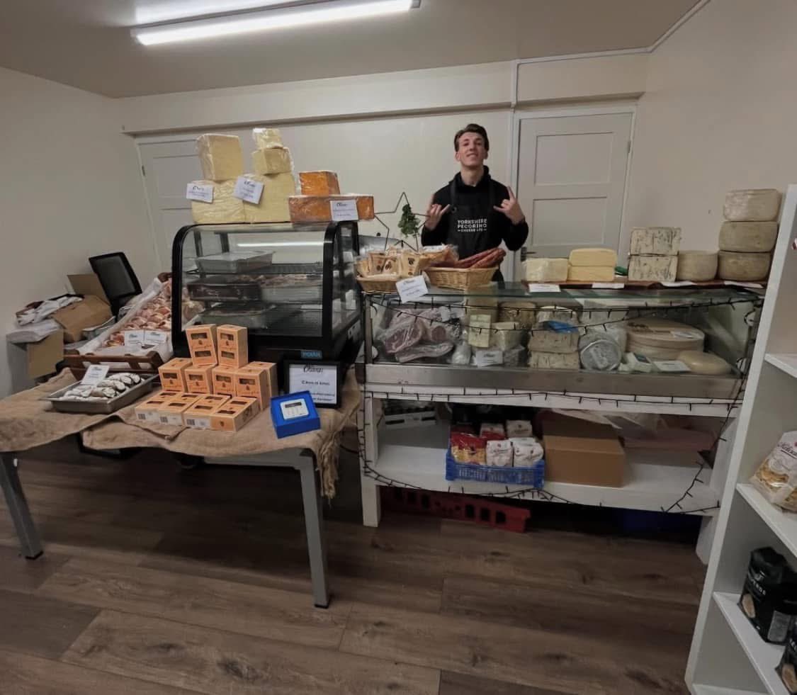 ‼️Alert‼️Due to the bad weather this Sunday     Mario Olianas will be trading from the Dairy on Gay lane . With all his lovely Cheese , doughnuts , lasagna,￼￼ cannoli see you all Sunday 9am - 1pm —