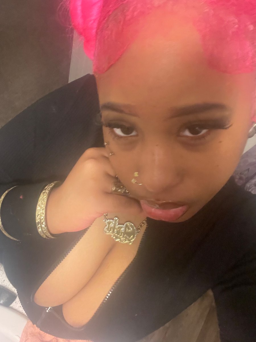 Snothott's tweet image. Sad face Sad face