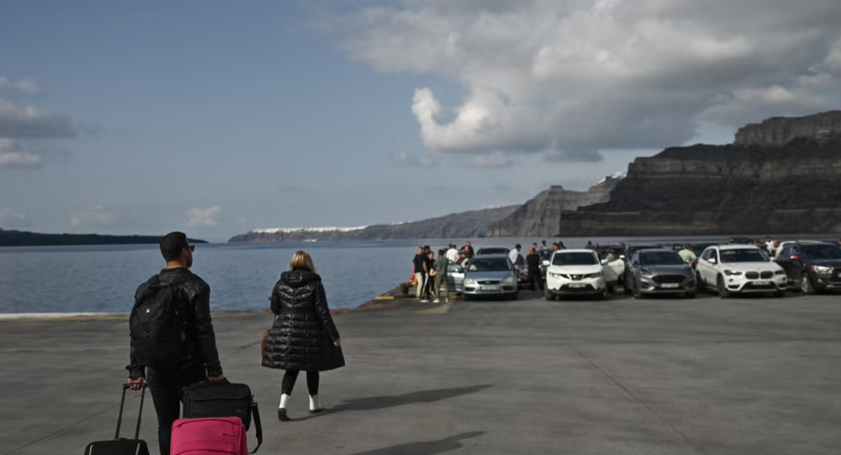 MoazMoaz777's tweet image. HOT UPDATE: The Greek government is stepping up with a bold move - an emergency escape port is coming to quake-rattled Santorini! Safety concerns are spiking over current exit routes.
🚨 #BreakingNews | #SantoriniEscape | #GreeceQuake
Greece is pulling out all stops for its…
