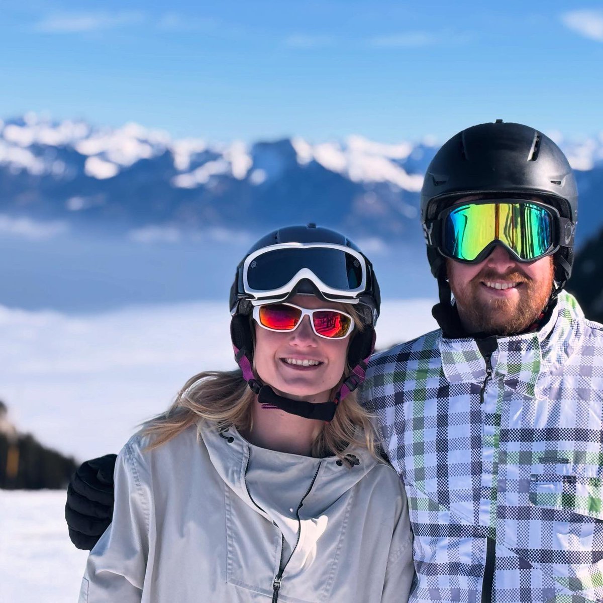 Lois__Smith's tweet photo. I think we’ll stay! ❄️ https://t.co/PBf48qpoD4