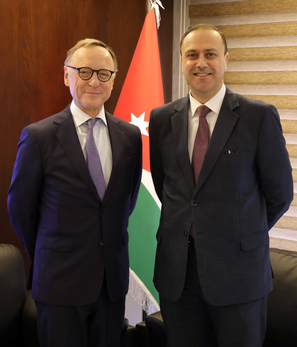 سعدت بلقاء سفير مملكة هولندا في الأردن، وناقشنا آفاق تعزيز التعاون وتبادل الخبرات في مجال الإعلام والاتصال، كركيزة أساسية لتعزيز التفاهم المشترك. كما عبّرتُ عن تقدير الأردن العميق لمساهمة هولندا في الاستجابة الإنسانية في غزة، تأكيدا على أهمية التكافل الدولي في مواجهة الأزمات