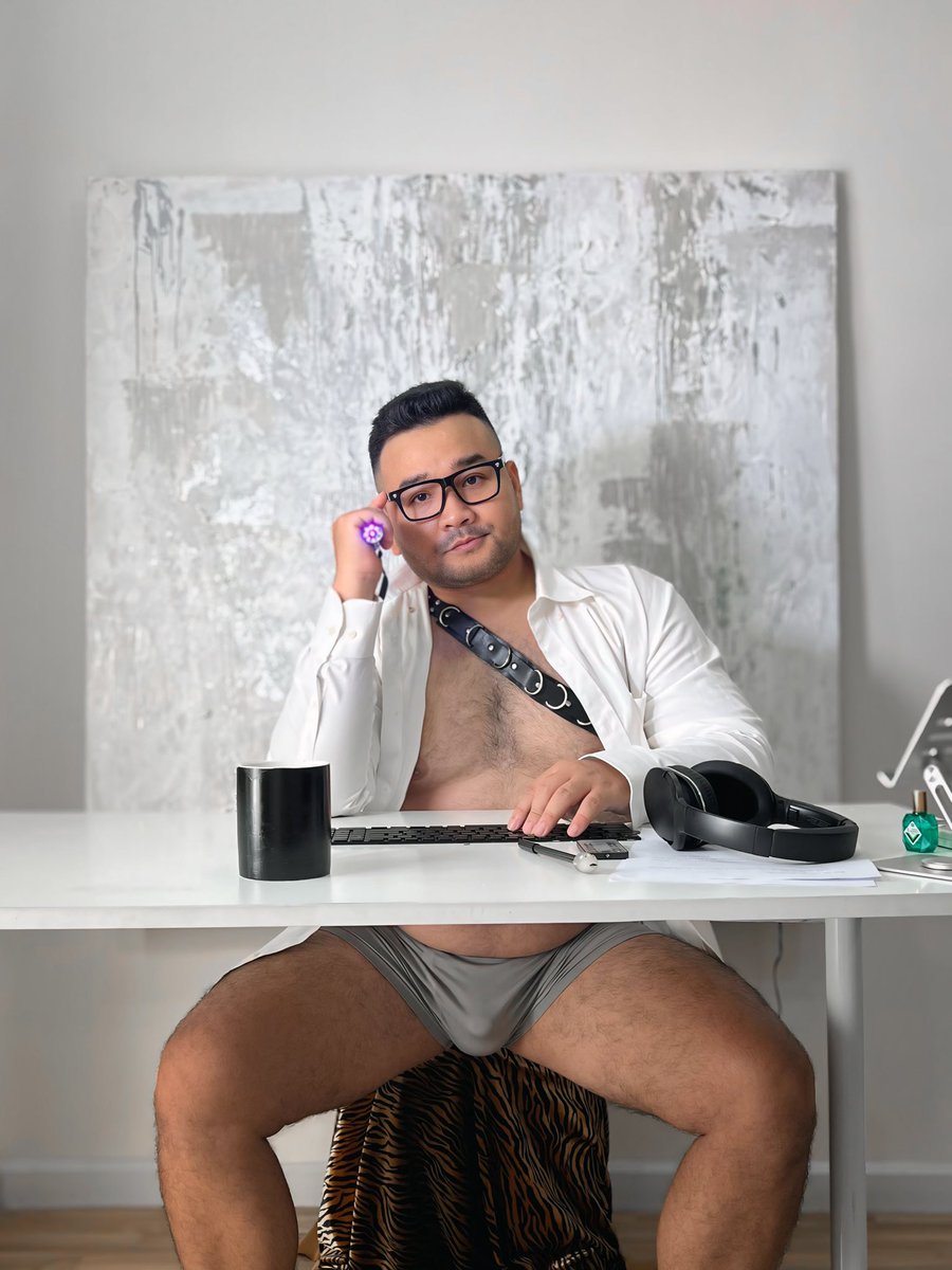 BearArchii's tweet photo. What are you looking at? https://t.co/VJjgXJPbQL