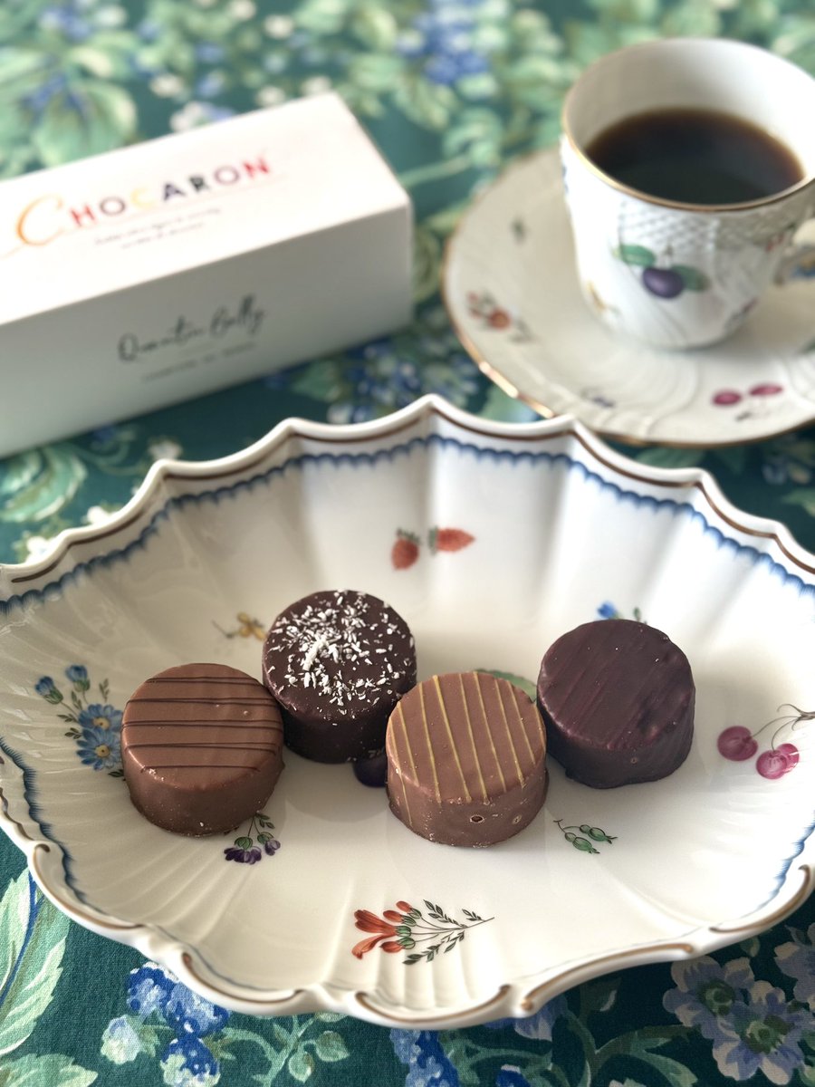 カンタン バイィ ショカロン 2025。今年は4種アソート。チョコに包まれ