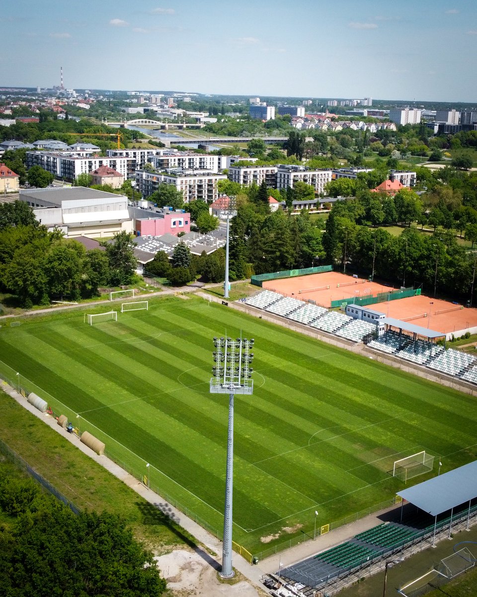 WartaPoznan's tweet image. ℹ️ W minionym tygodniu Warta Poznań złożyła wniosek do Urzędu Miasta Poznania o pozwolenie na budowę budynku – zaplecza sportowego przy boisku na #DD12.

Więcej 🔗 bit.ly/3X74IQ3
