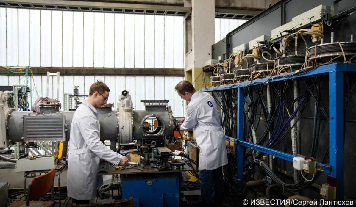 🚀 #Rosatom developed a plasma rocket engine prototype for faster space travel

💨 Projected speed: 360'000 km/h

To put things into perspective, with this tech #Gagarin would’ve orbited Earth in ~7 mins

Wanna get to Mars in 1 month instead of 1 year? Rosatom’s got your back! 🤝