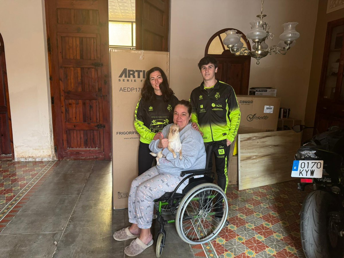 🫂 Jaén Paraíso Interior FS con Valencia

👏 Ayer, varios directivos de nuestro club completaron la entrega de material a los afectados por la DANA, sumando:

✅ 15 lavadoras
✅ 15 microondas
✅ 15 colchones
✅ 15 tapiflex
✅ 15 encimeras de gas

⬇️