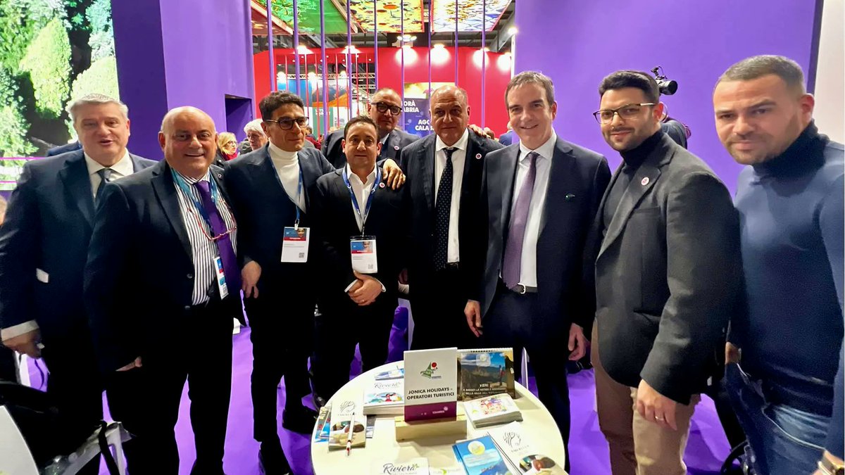 metisnews2's tweet image. ✈️ Grande successo del brand Riviera dei Gelsomini alla Bit di Milano. #RivieraDeiGelsomini #BitMilano #TurismoCalabria #JonicaHolidays #FieraTuristica #BrandRiviera #Investimenti #Destagionalizzazione #TurismoCulturale #CalabriaInVetrina ↓ metisonline.org/2025/02/20/gra…