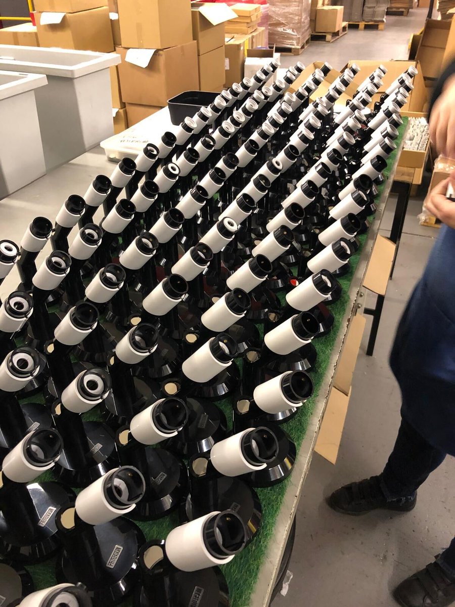 #Manufacturing for the #photographic industry📷

These are Micro Focus Finders🔍 They provide a highly magnified image that snaps into and out of sharp focus and is bright, even at large magnifications.

Proud to be #UKManufacturers🇬🇧

#ukmfg #mim #photographic #supportukmfg