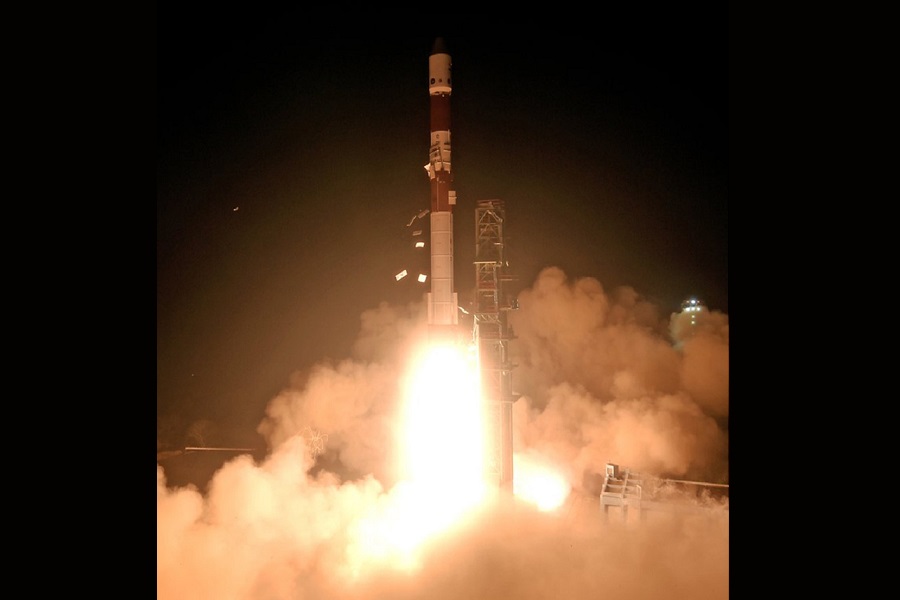 OfficialGadget2's tweet image. IN-SPACe&apos;s new Rs 500 cr tech adoption fund to boost space startups

gadget2.in/Right-Now/IN-S…

#Technology #Science @GoenkaPk @ISpA_India @AKBhatt #TechnologyAdoptionFund #SpaceTech #IndianSpaceSector #SpaceStartups #Innovation  #MakeInIndia @OfficialGadget2