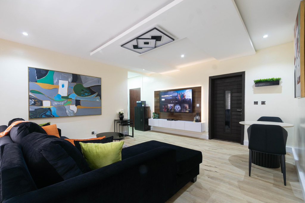 ceo_dkingz's tweet photo. Spacious 1 bedroom apartment with top notch amenities available for booking.
Location📍Lekki phase 1

Price: 

- Gated and Secured  Estate
- ⁠24/7 Security 
- 24/7 Power Supply
- Super fast wifi 
- Playground 
- Netflix / YouTube / Dstv 

For Bookings: 👇🏼
https://t.co/L5U0Be2pRa https://t.co/Een7ryYtAM