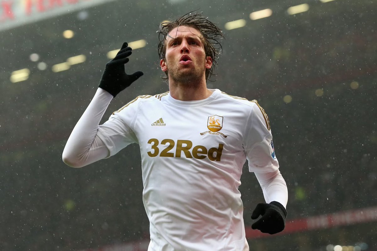 Michu 🦁

Swansea City 🦢

#SwanseaCityAFC