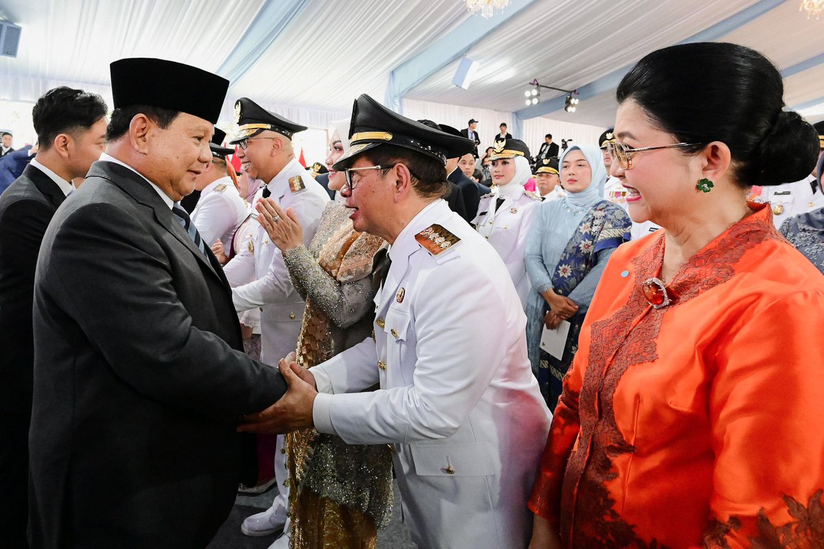 Pramono Anung (IG : @pramonoanungw) (@pramonoanung) on Twitter photo Pelantikan saya sebagai Gubernur Jakarta oleh Presiden <a href="/prabowo/">Prabowo Subianto</a> dan Wakil Presiden <a href="/gibran_tweet/">Gibran Rakabuming</a>.
InshaAllah kolaborasi Pemerintah Pusat dengan Pemerintah Jakarta dapat berjalan dengan lancar dan membawa manfaat baik bagi masyarakat. ๐ฎ๐ฉ Pelantikan saya sebagai Gubernur Jakarta oleh Presiden <a href="/prabowo/">Prabowo Subianto</a> dan Wakil Presiden <a href="/gibran_tweet/">Gibran Rakabuming</a>.
InshaAllah kolaborasi Pemerintah Pusat dengan Pemerintah Jakarta dapat berjalan dengan lancar dan membawa manfaat baik bagi masyarakat. ๐ฎ๐ฉ