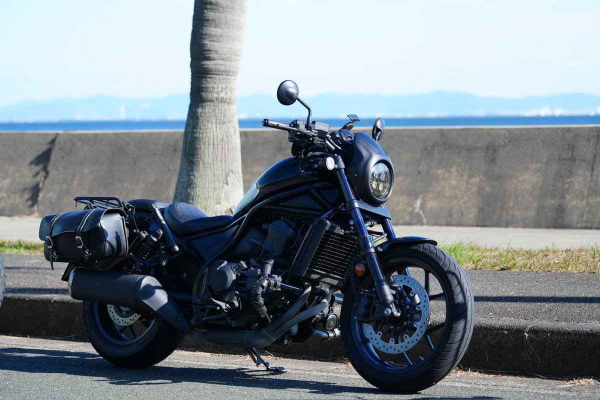 72up1's tweet photo. #大型バイクの何が好きで乗っているか 

橋でも横風に負けない安定感💕

小柄な女子こそ高速道路では大型バイクが安心🏍️ https://t.co/XZYyeuBUK1