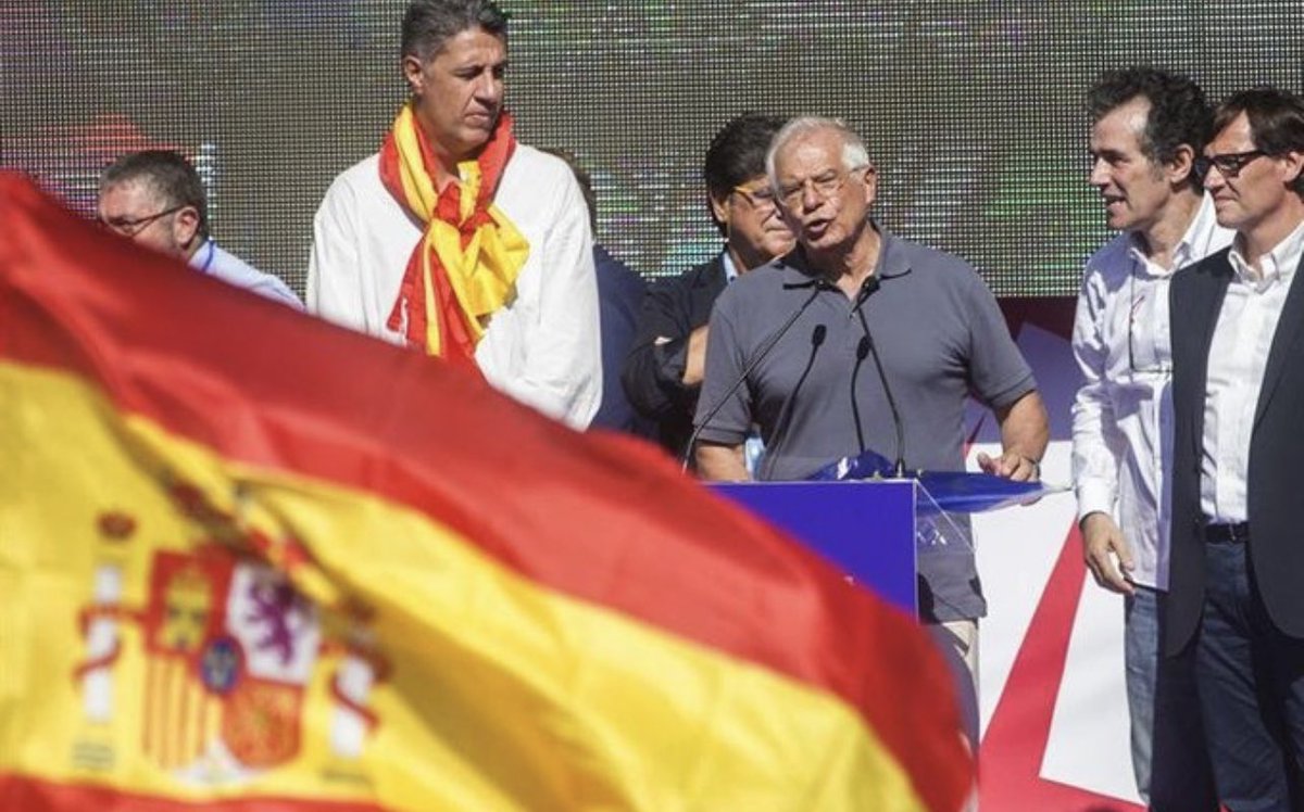 M’avergonyeix que el President del meu país hagi flirtejat amb l’extrema dreta espanyolista, accepti els acords amb l’extrema dreta europea, hagi acceptat els vots del PP a l’Ajuntament de Barcelona i avui no hagi expressat el seu suport al conseller Lluís Puig <a href="/salvadorilla/">Salvador Illa Roca</a>